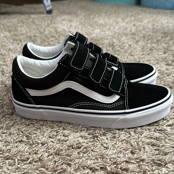 Vans - Picture 2 of 7